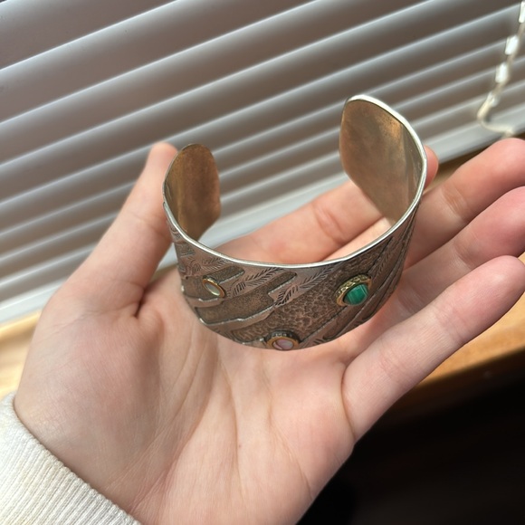 Handmade silver bracelet from Argentina with puka shell and malachite - Picture 2 of 5